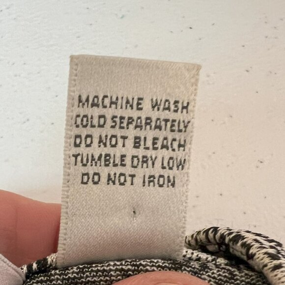 #160 Chico's Grey White Checkered Button-Down Dress Shirt Size 3 (16) - Picture 6 of 6